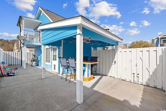 Building Photo - 3902 Dunes St