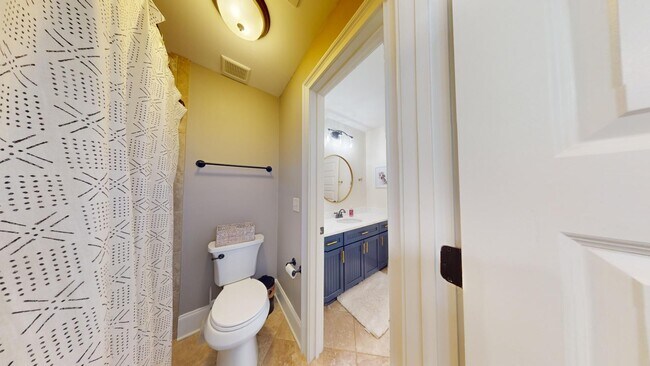 Building Photo - Asheton Lakes