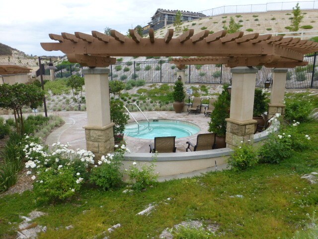 Building Photo - 4-Bedroom Home with Solar, Loft, and Gated Community Amenities in Valencia!