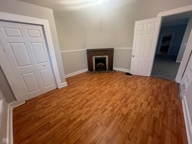 Building Photo - 2509 E 10th St