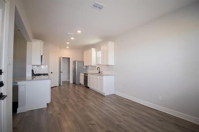 Building Photo - 910 Emerson Dr