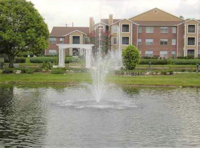 Building Photo - ORLANDO: Regency Gardens, AVAILABLE  NOVEM...
