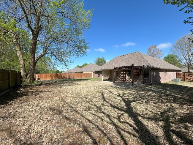Building Photo - 3669 W Providence Dr