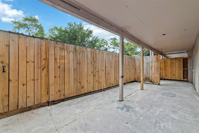 Building Photo - 12633 Memorial Dr
