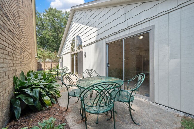 Building Photo - 3330 Beech Point Dr
