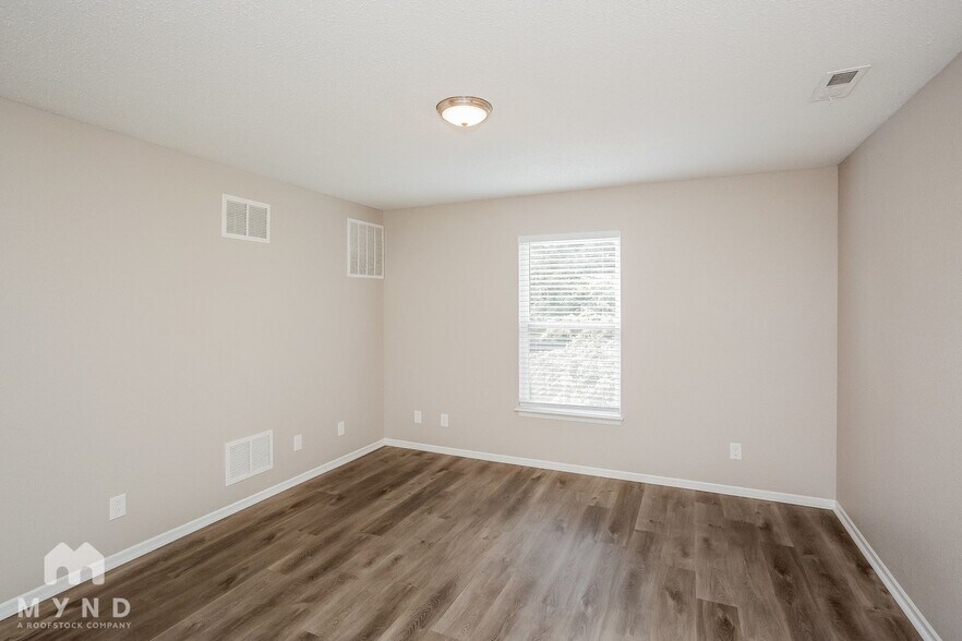 Building Photo - 12305 Bearsdale Dr