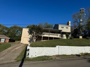 Building Photo - Newly remodeled house with a great city view!