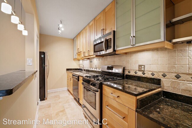 Building Photo - 1 br, 1 bath House - 4242 East West Hwy #914