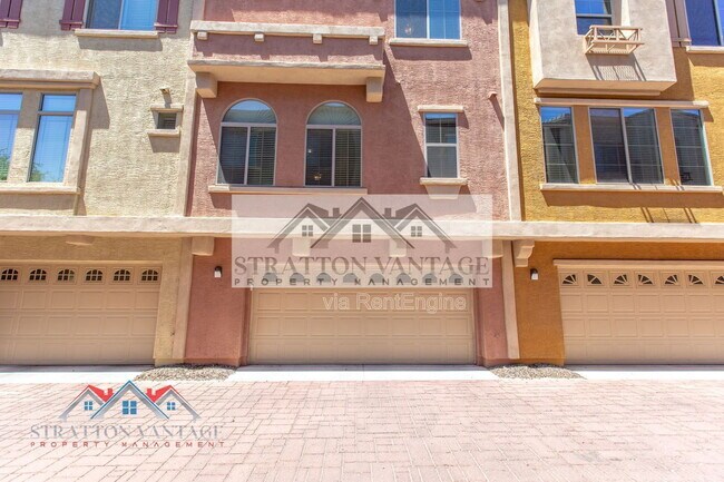 Building Photo - 900 S 94th St