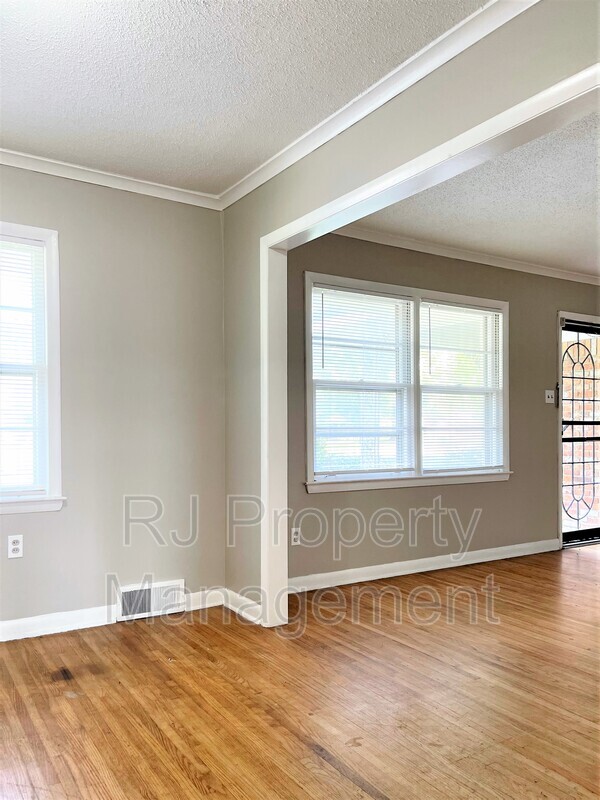 Building Photo - 1711 Goodhaven Dr