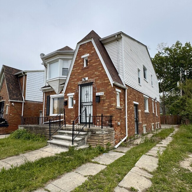 Building Photo - Now Leasing!!! 16730 Woodingham Dr, Detroi...