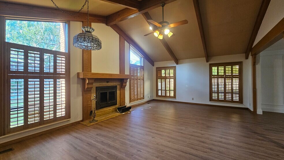 Building Photo - 728 W 800 S