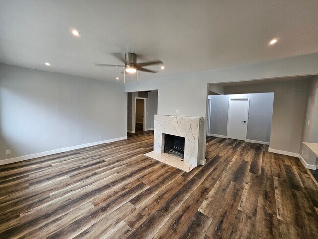 Building Photo - 1417 Evergreen St