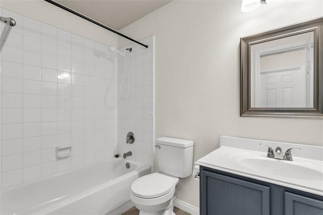 Building Photo - 2320 Shadabury Dr