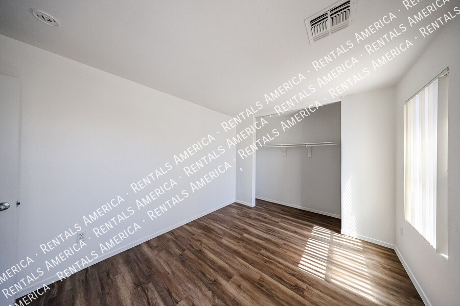 Building Photo - 9410 W Virginia Ave