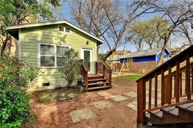 Building Photo - 4412 Barrow Ave