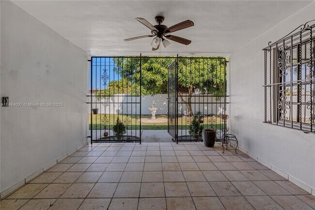 Building Photo - 1232 W 60th Terrace