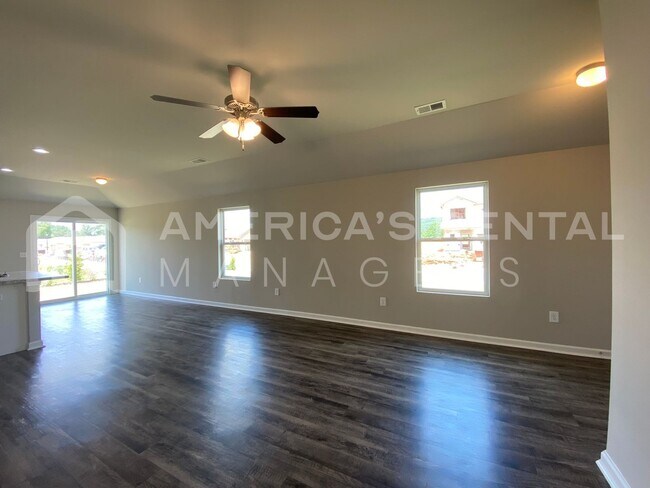 Building Photo - Home for Rent in Odenville, AL! View with 48 Hours Notice!