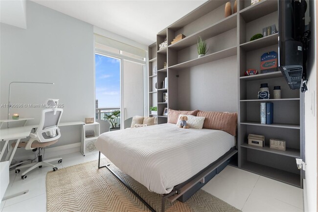 Building Photo - 950 Brickell Bay Dr