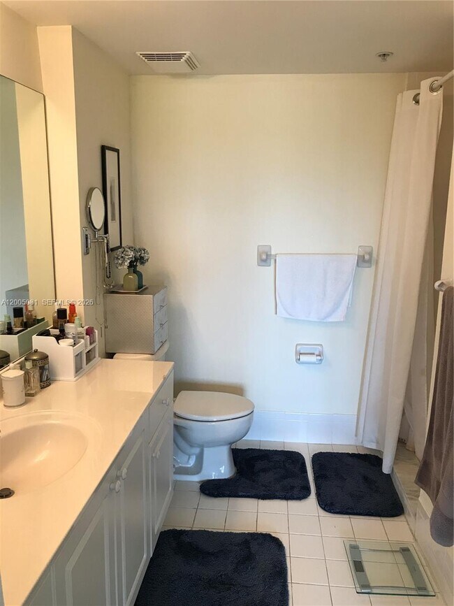 Building Photo - 1627 SW 37th Ave