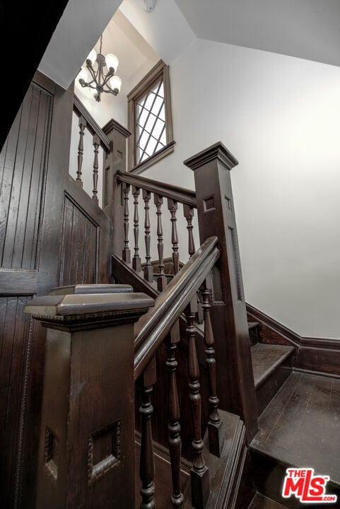 Building Photo - 140 Roselawn Pl