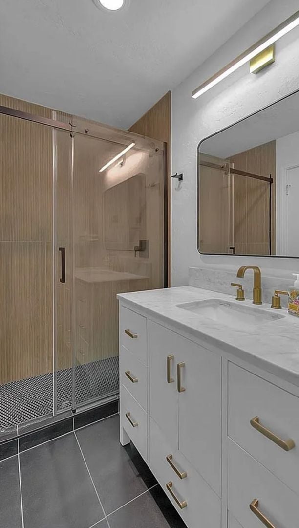 Building Photo - Stylish Palm Springs Home with Indoor-Outdoor Living