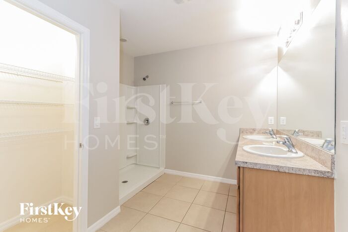 Building Photo - 4527 Antioch St