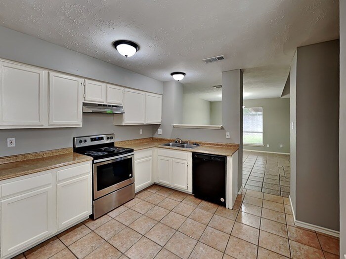 Building Photo - 24030 Griffin House Ln