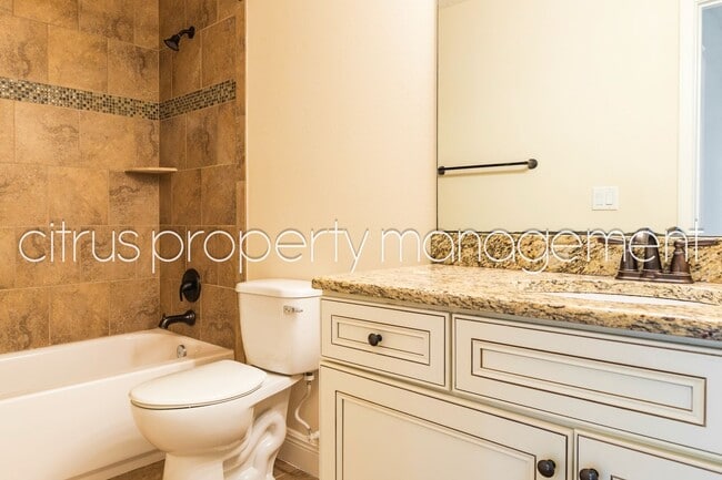 Building Photo - Beautiful, Spacious 3/2.5 in Wadeview Park