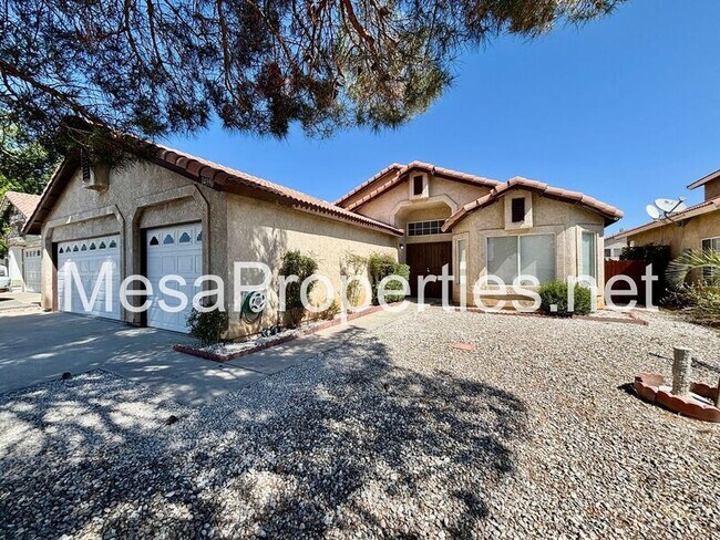 Building Photo - 14390 Hillsborough Dr