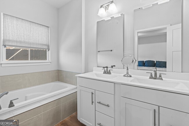 Building Photo - 205 Climbing Ivy Cir