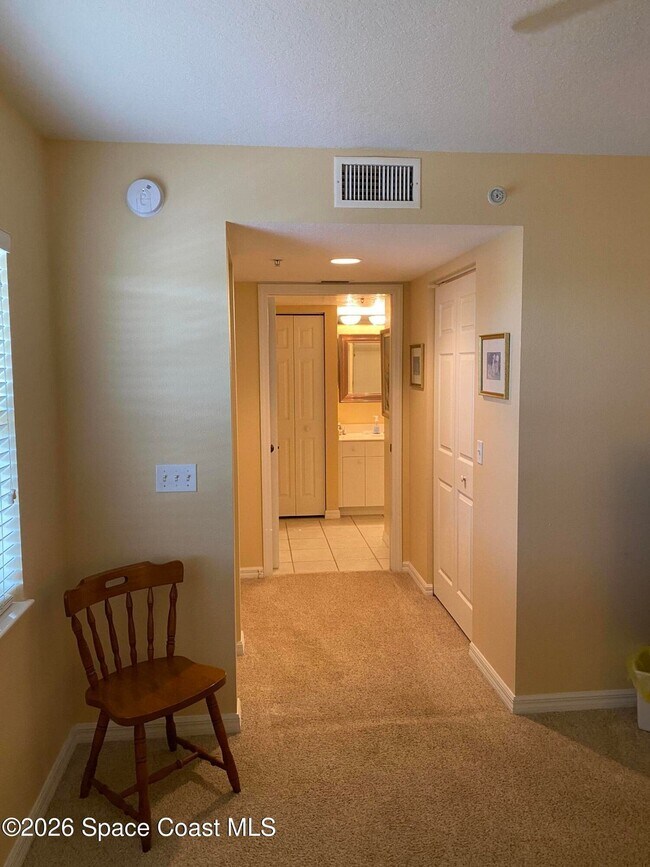 Building Photo - 8951 Lake Dr