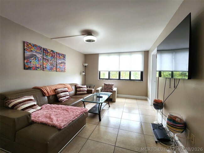 Building Photo - 755 Dotterel Rd