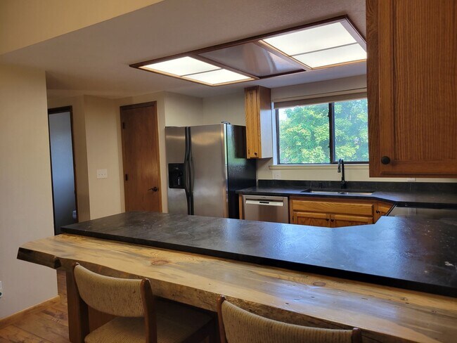 Building Photo - Hawthorne Home