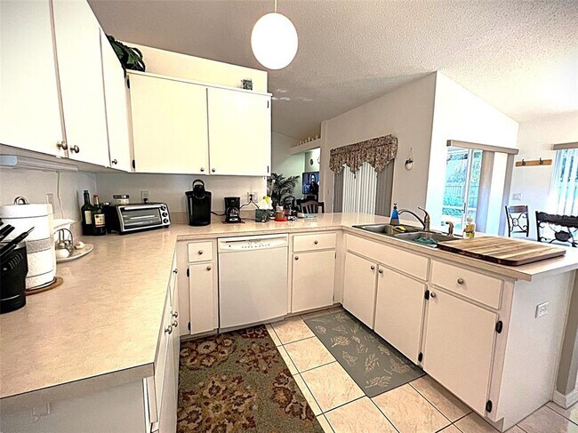 Building Photo - 8116 Rhanbuoy Rd