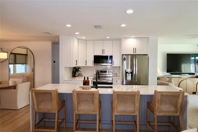 Building Photo - 9484 Treasure Ln NE