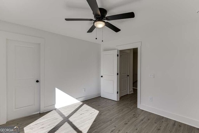 Building Photo - 569 Clayton St