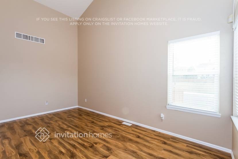 Building Photo - 392 Balsa Dr