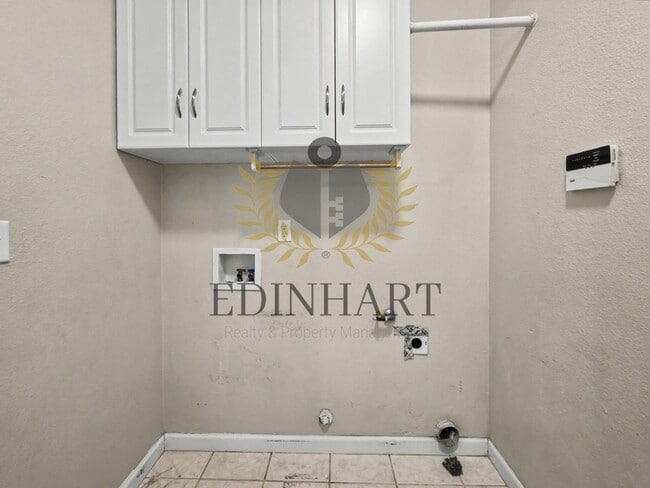 Building Photo - 5774 N State St