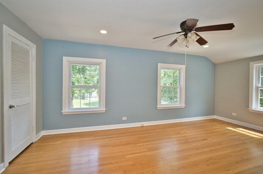 Building Photo - 6700 N Monticello Ave