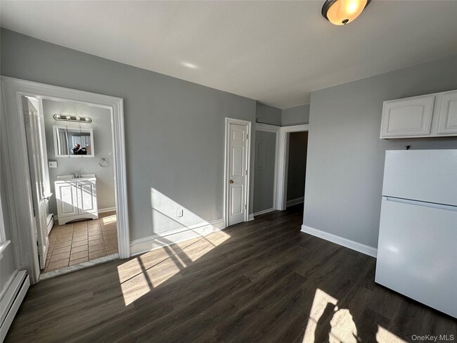 Building Photo - 87 Broadway