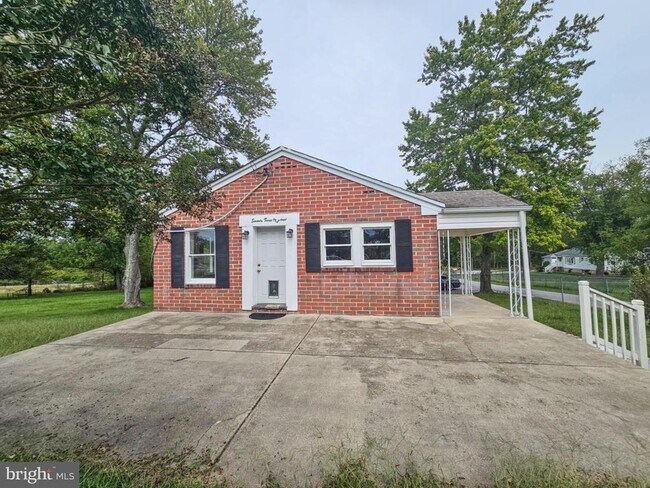 Primary Photo - 7300 Dogwood Rd