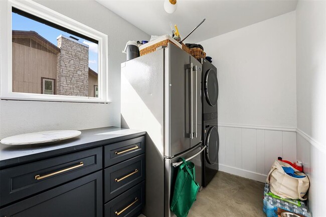 Building Photo - 6713 Winterberry Dr