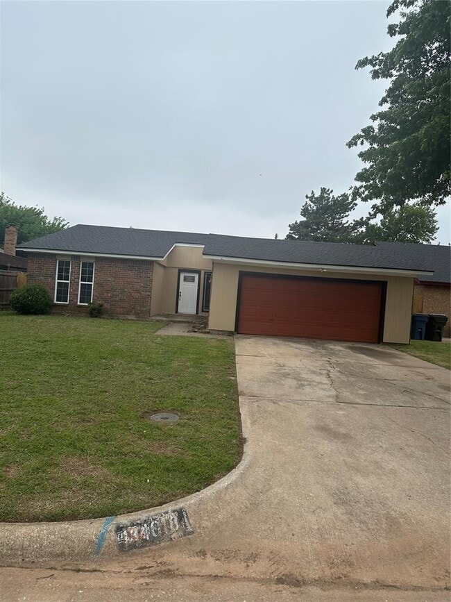 Building Photo - 1318 Alviola Ave