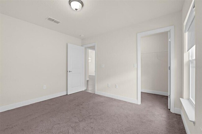 Building Photo - 424 Buchannan Dr
