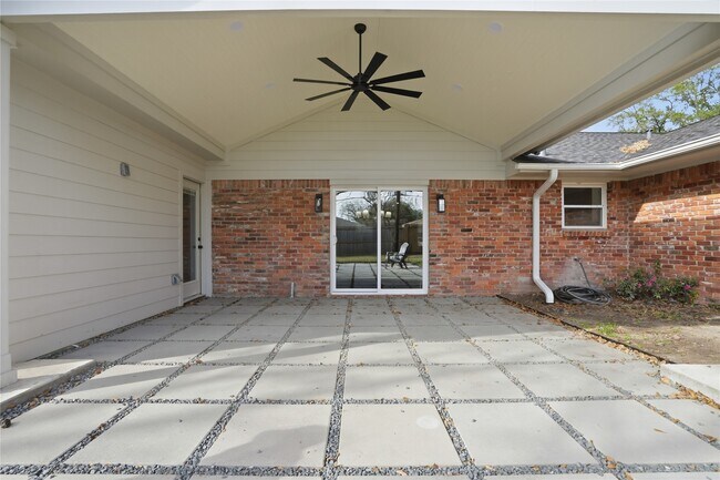 Building Photo - 10411 Londonderry Dr