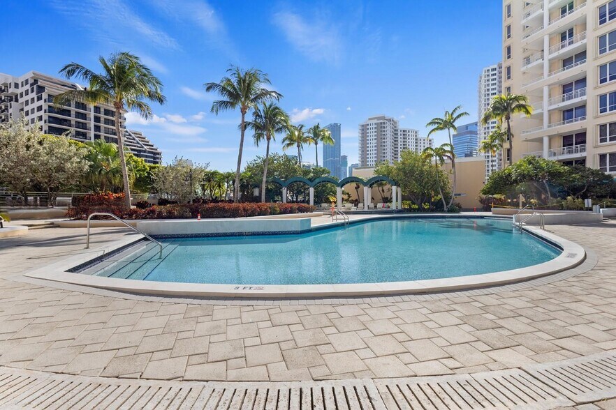 Building Photo - 888 Brickell Key Dr