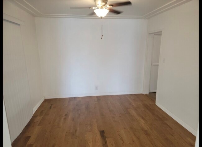 Building Photo - 1207 S Ridgeley Dr
