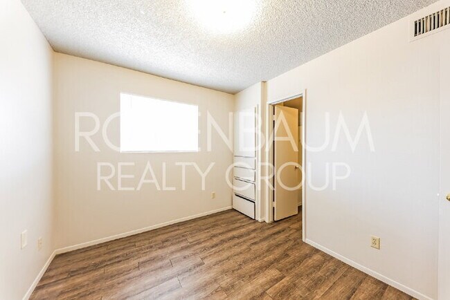 Building Photo - 9230 N 6th St