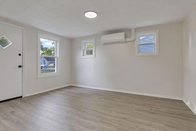 Building Photo - 561 Erickson Ave